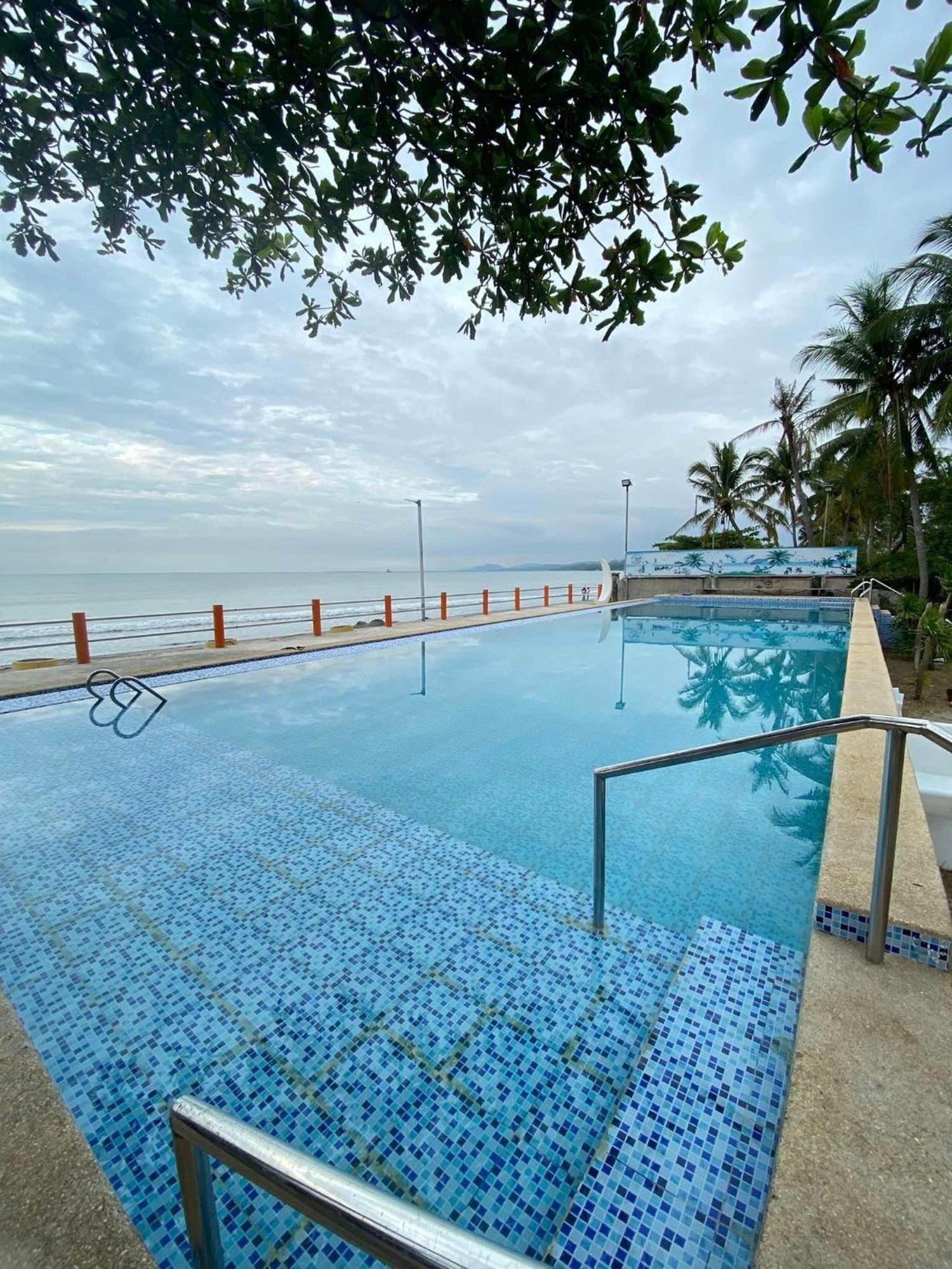 Happy Ripples Beach Resort Mabilao Exterior foto