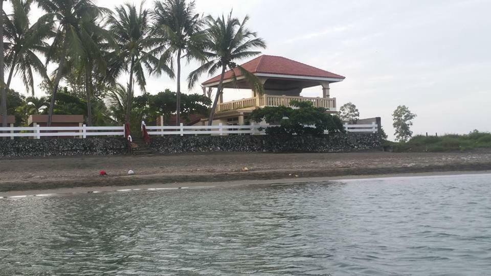 Happy Ripples Beach Resort Mabilao Exterior foto